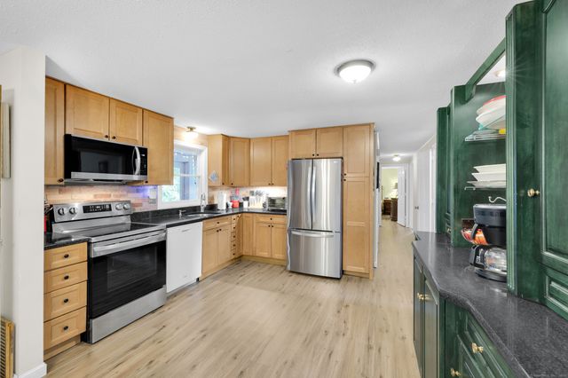 81 Briarwood Drive, Guilford, CT 06437