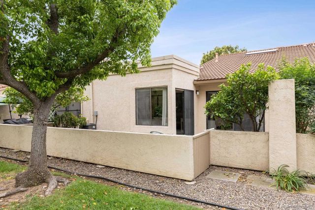 18011 Avenida Alozdra, San Diego, CA 92128