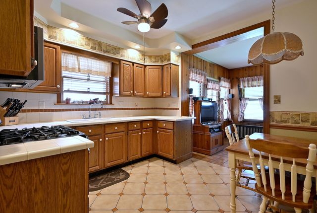 3604 N Linder Avenue, Chicago, IL 60641