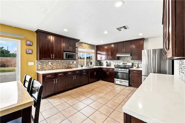 2545 Duomo, Palmdale, CA 93550