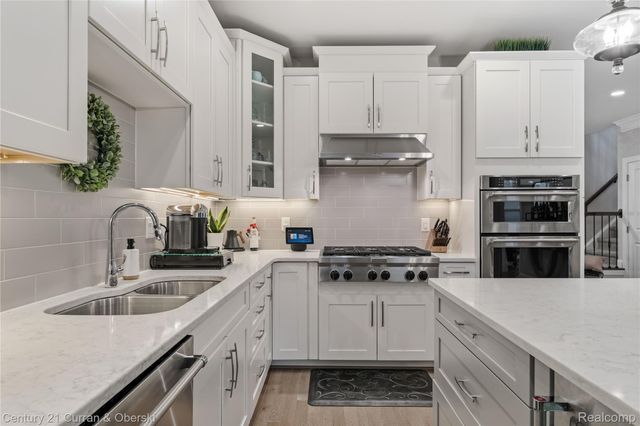 42908 Cardinal Way, Novi, MI 48375