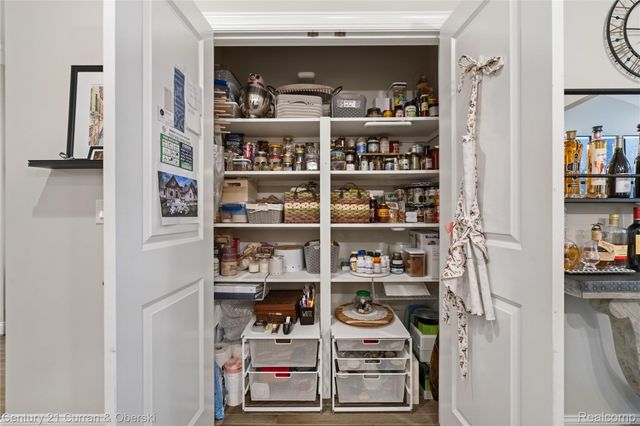 42908 Cardinal Way, Novi, MI 48375