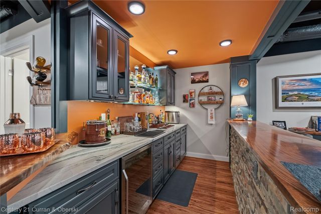 42908 Cardinal Way, Novi, MI 48375