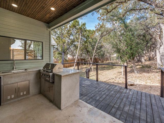 4 Senisa ST, Wimberley, TX 78676