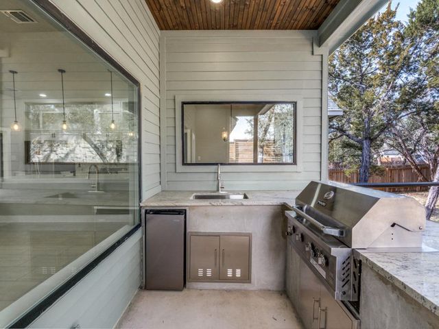 4 Senisa ST, Wimberley, TX 78676