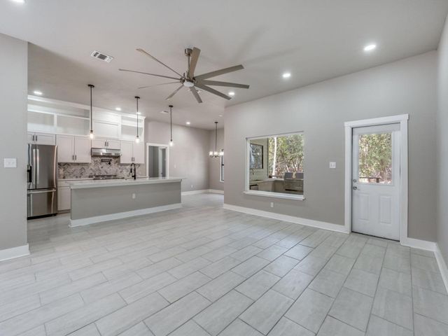 4 Senisa ST, Wimberley, TX 78676