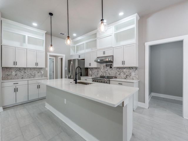 4 Senisa ST, Wimberley, TX 78676