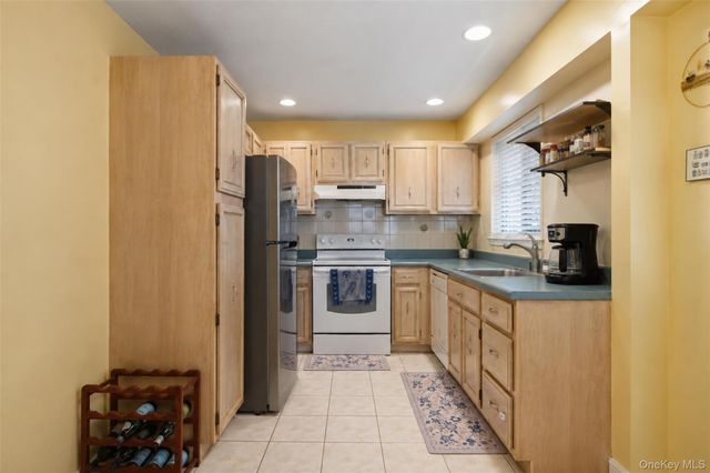 333 Sierra Vista Lane, Valley Cottage, NY 10989