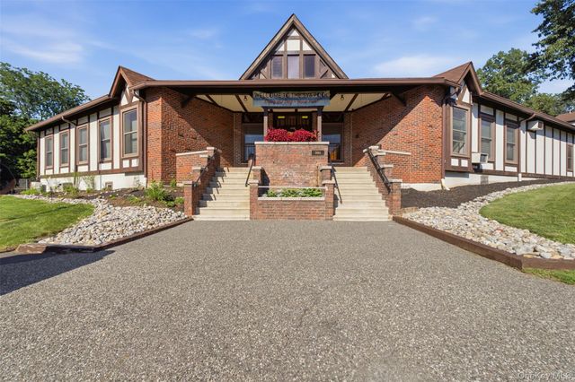 333 Sierra Vista Lane, Valley Cottage, NY 10989