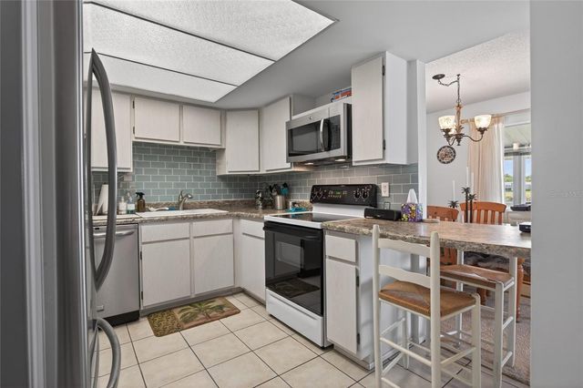 569 MIDWAY DRIVE B, Ocala, FL 34472