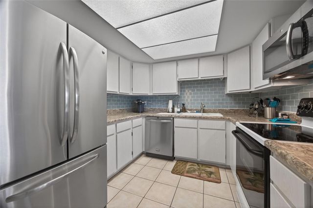 569 MIDWAY DRIVE B, Ocala, FL 34472