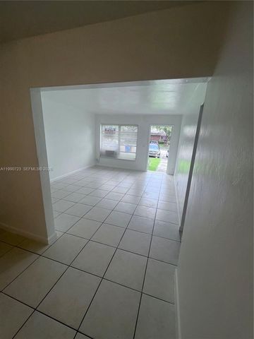 2210 NE 170th St 2220, North Miami Beach, FL 33160