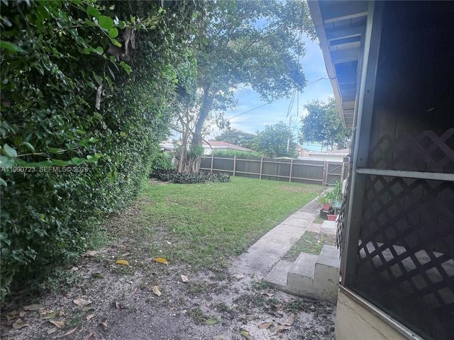 2210 NE 170th St 2220, North Miami Beach, FL 33160