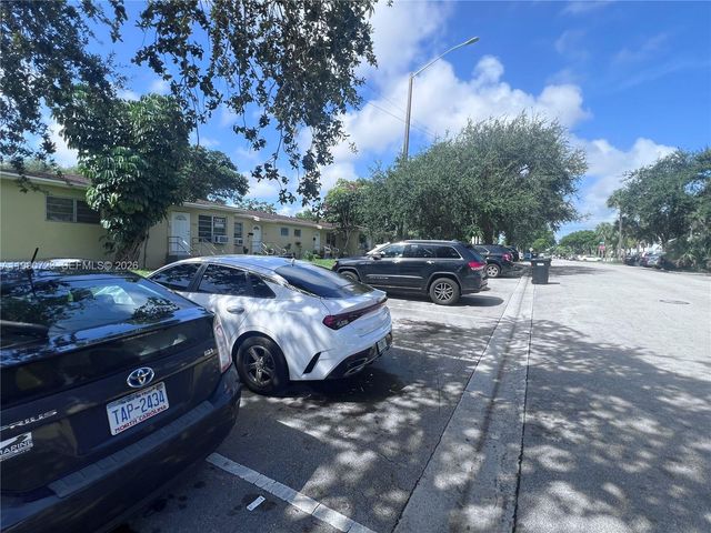 2210 NE 170th St 2220, North Miami Beach, FL 33160