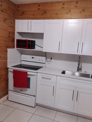 2210 NE 170th St 2220, North Miami Beach, FL 33160