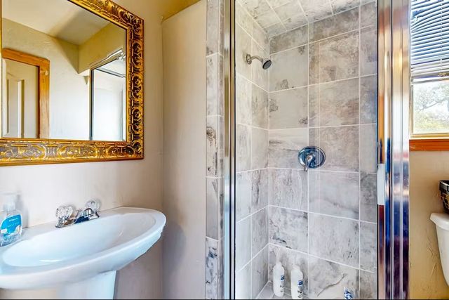 120 Live Oak Drive, Whitney, TX 76692