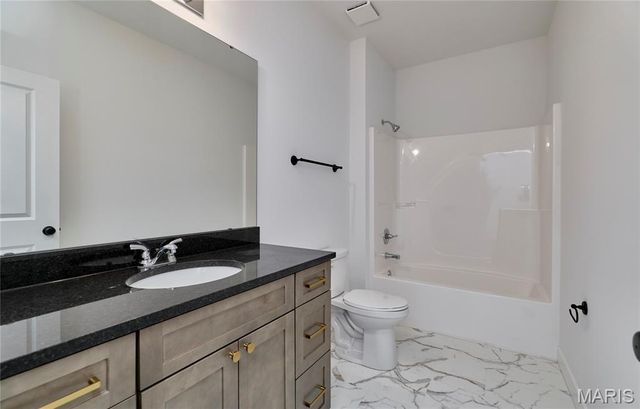 152 Canyon Creek Circle, Moscow Mills, MO 63362