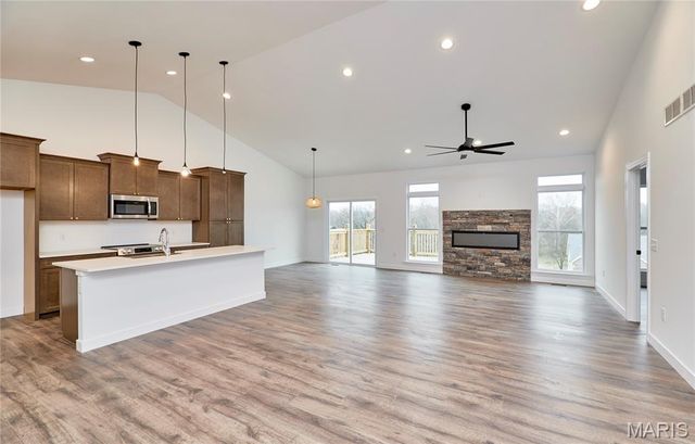 152 Canyon Creek Circle, Moscow Mills, MO 63362