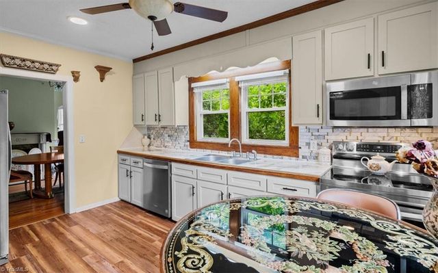 501 W 2nd Avenue, Lexington, NC 27292