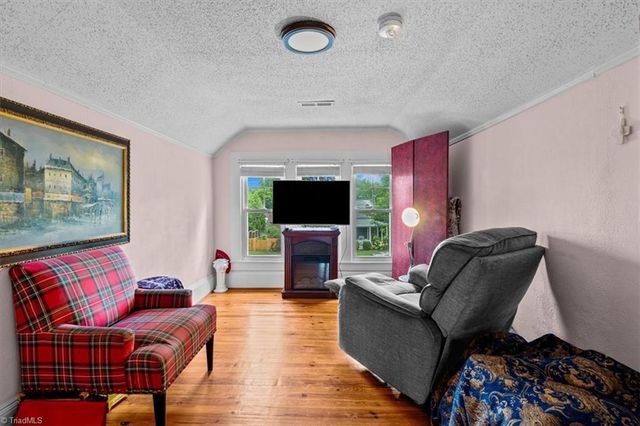 501 W 2nd Avenue, Lexington, NC 27292