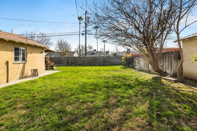 1136 E Michigan Avenue, Fresno, CA 93704