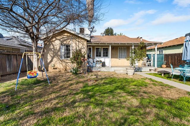 1136 E Michigan Avenue, Fresno, CA 93704