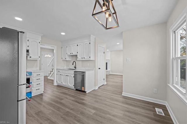 828 Cranston DR, Chesapeake, VA 23320