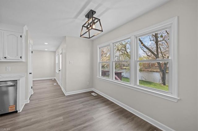 828 Cranston DR, Chesapeake, VA 23320