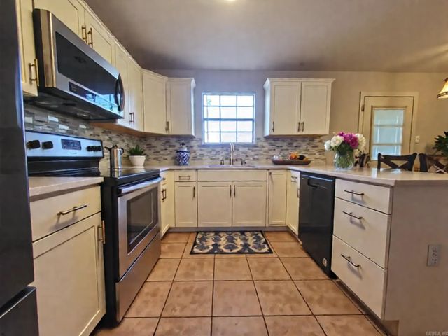 1006 Latigo Trail, Jacksonville, AR 72076