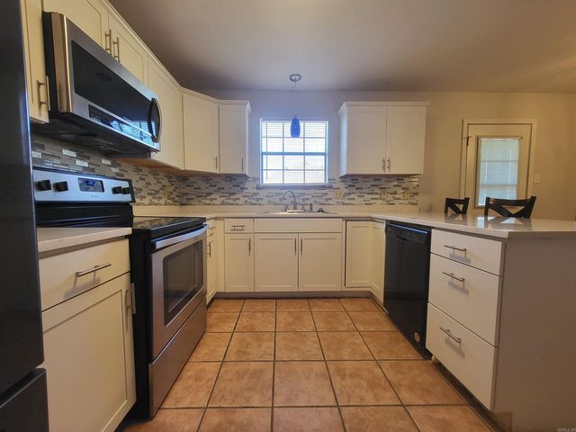 1006 Latigo Trail, Jacksonville, AR 72076