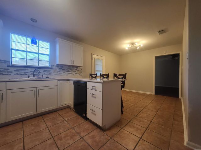 1006 Latigo Trail, Jacksonville, AR 72076