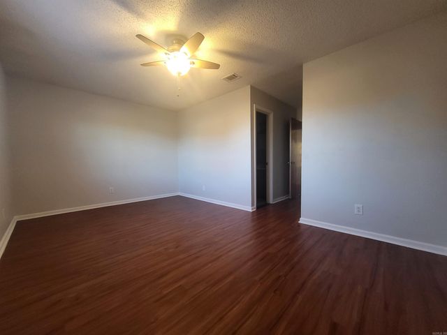 1006 Latigo Trail, Jacksonville, AR 72076