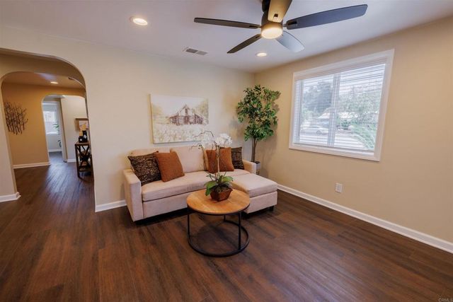 1512 E Madison Avenue, El Cajon, CA 92019