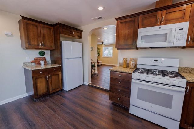 1512 E Madison Avenue, El Cajon, CA 92019