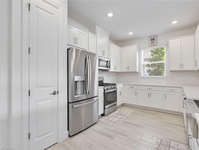 15558 Vittorio ST, Naples, FL 34114