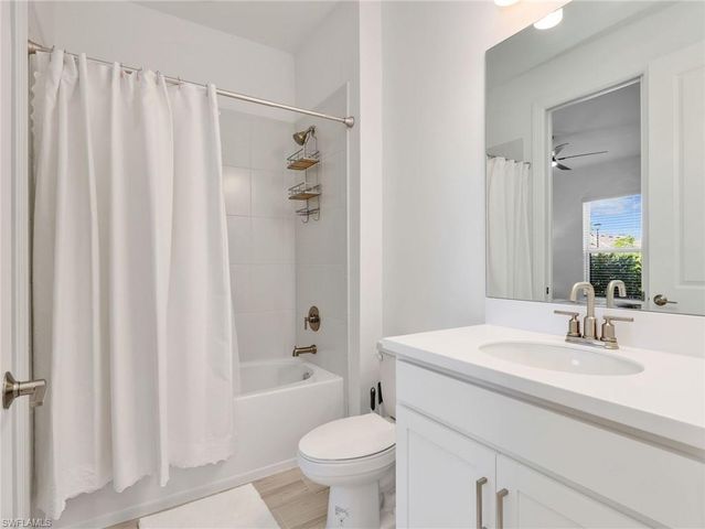 15558 Vittorio ST, Naples, FL 34114