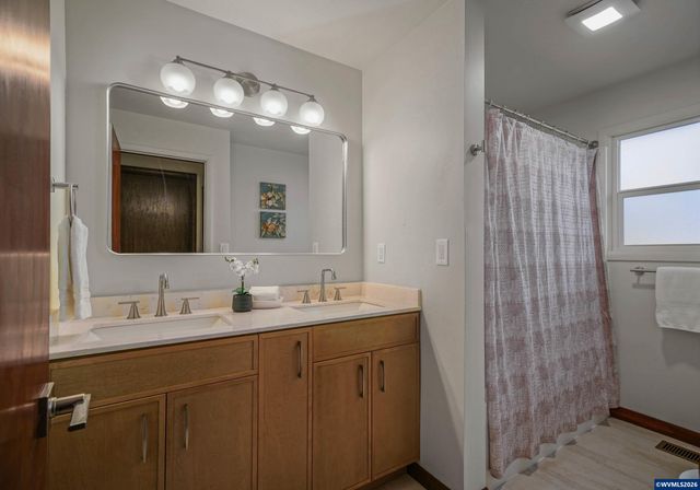 2955 Wedgewood Ct NE, Salem, OR 97301