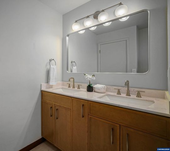 2955 Wedgewood Ct NE, Salem, OR 97301