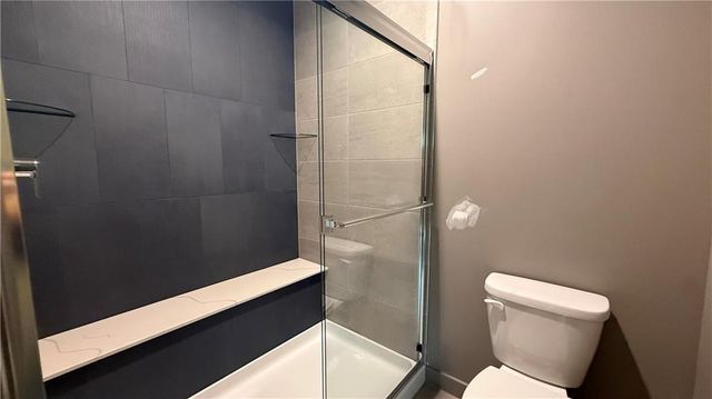 612 SE 21st Street, Oak Grove, MO 64075