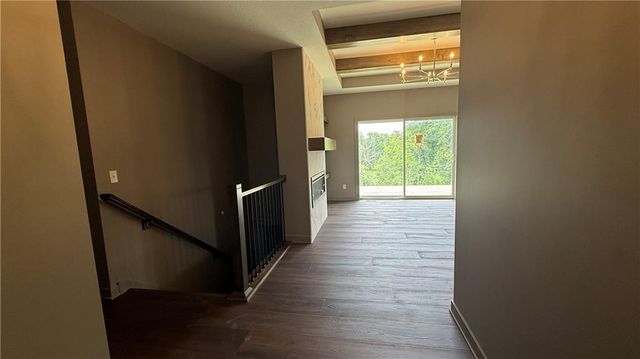 612 SE 21st Street, Oak Grove, MO 64075