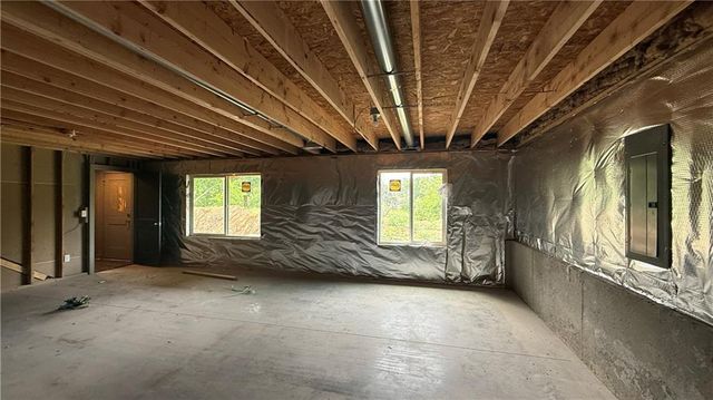 612 SE 21st Street, Oak Grove, MO 64075