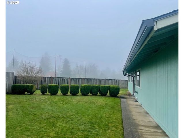 1100 SHARON Loop Se, Salem, OR 97306