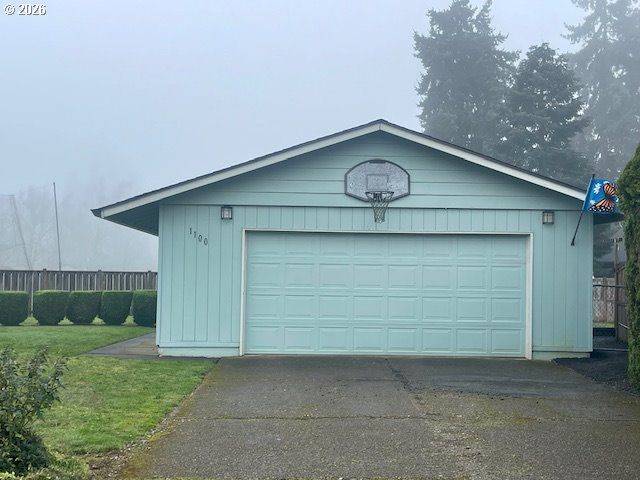 1100 SHARON Loop Se, Salem, OR 97306