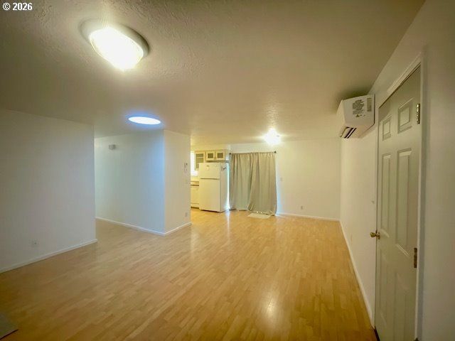 1100 SHARON Loop Se, Salem, OR 97306