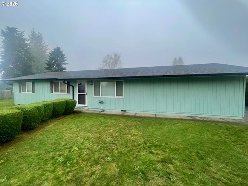 1100 SHARON Loop Se, Salem, OR 97306