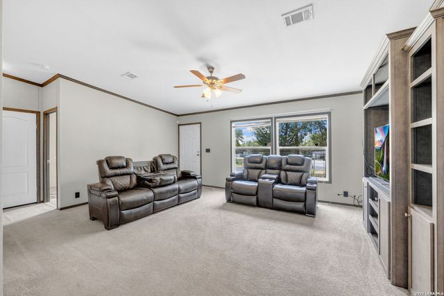 4339 NEW MATHIS RD, Elmendorf, TX 78112