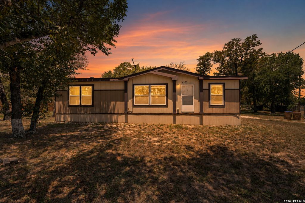4339 NEW MATHIS RD, Elmendorf, TX 78112