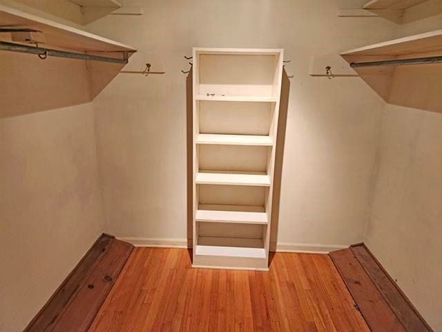 2040 RIDGEWAY RD, Memphis, TN 38119