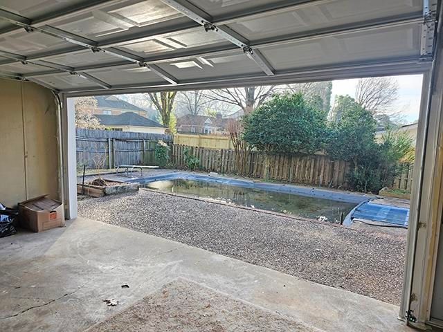 2040 RIDGEWAY RD, Memphis, TN 38119