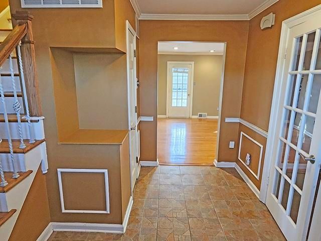 2040 RIDGEWAY RD, Memphis, TN 38119